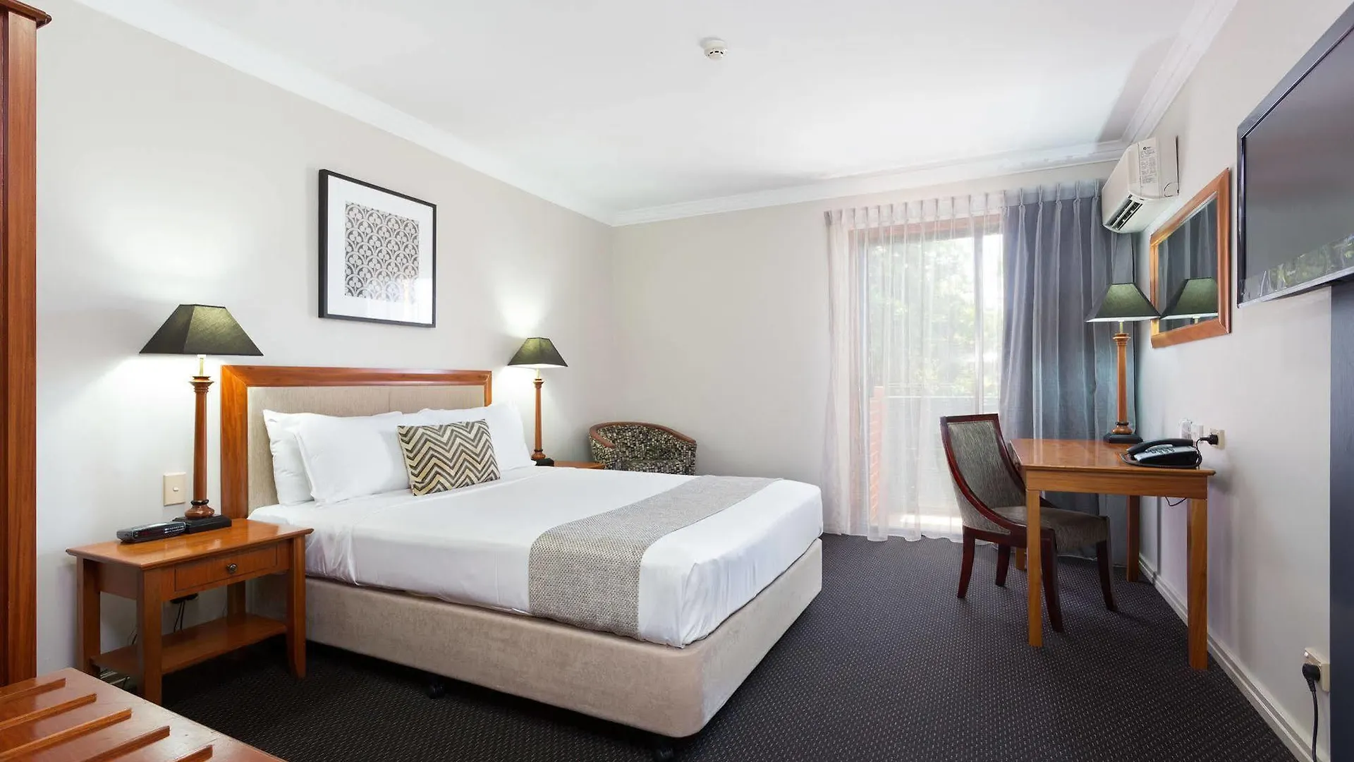 Ramada By Wyndham Brisbane Windsor Hotel