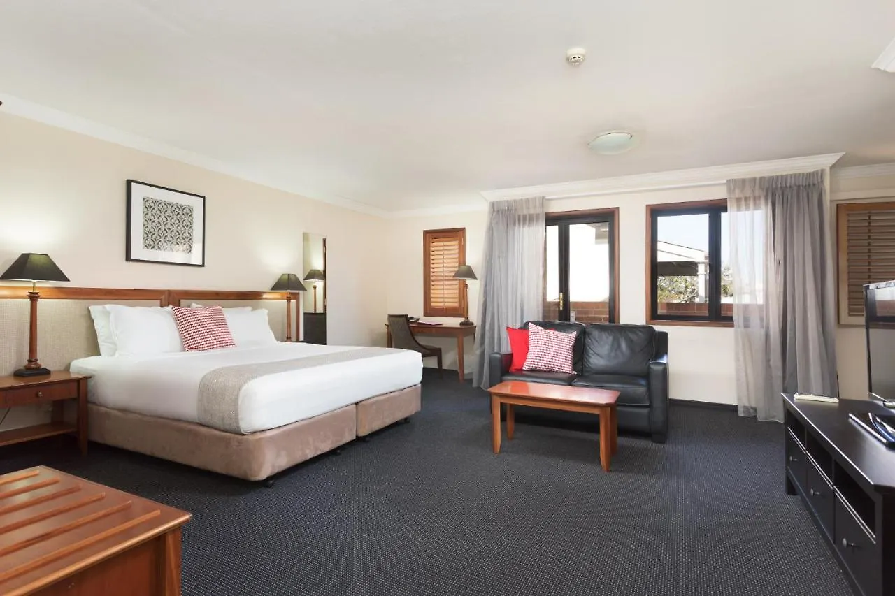 Ramada By Wyndham Brisbane Windsor Hotel